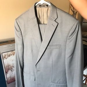 Rarely worn BarIII light grey suit (40R)